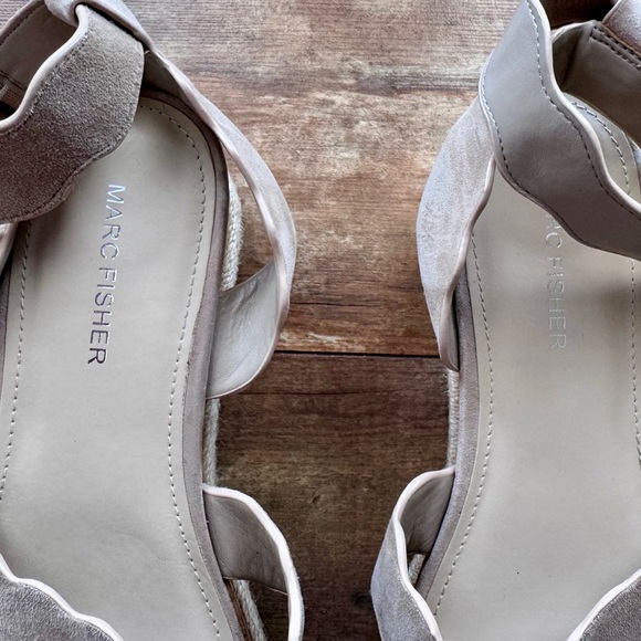 Marc Fisher Fayme Suede Ankle Strap Scalloped Platform Sandals Size 9.5 - Picture 5 of 8